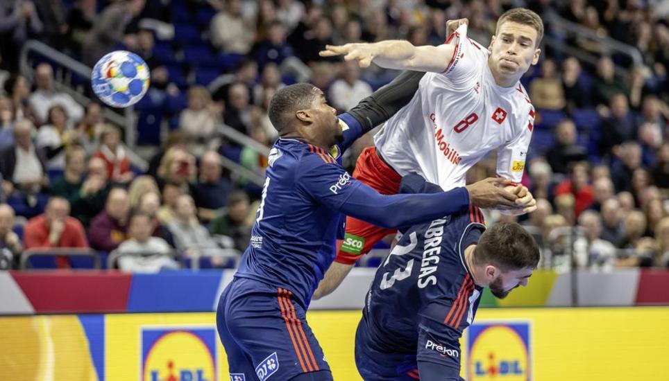 Handball-EM: Schweizer Nationalteam Darf Nach Remis Gegen Frankreich ...