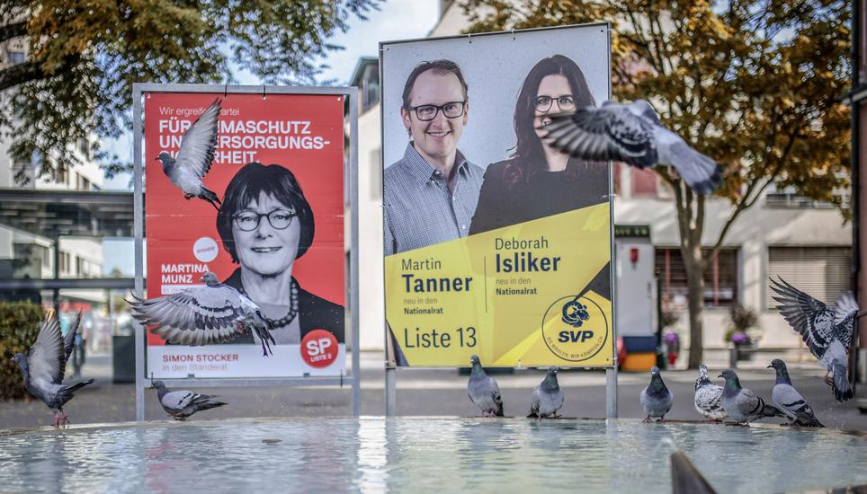 Themenbild Wahlen, vor dem Gemeindehaus in Neuhausen stehen Plakate zu den Wahlen,  am Dienstag, 10 Oktober 2023. (Melanie Duchene / Schaffhauser Nachrichten)