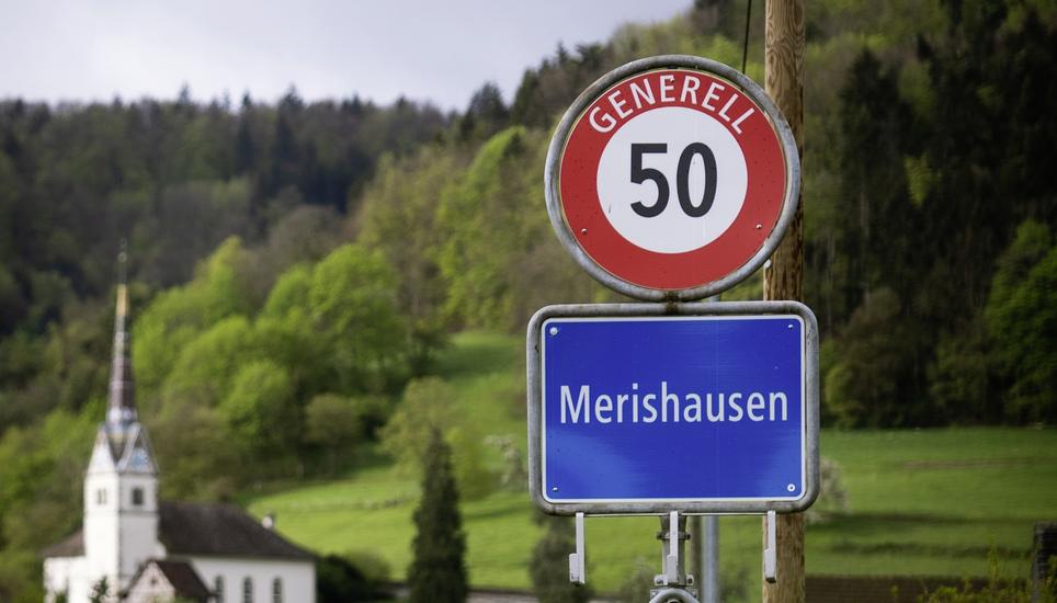 Ortsschild am Eingang von Merishausen, fotografiert am Dienstag, 16. April 2024 in Merishausen (Lea Biedermann / Schaffhauser Nachrichten)