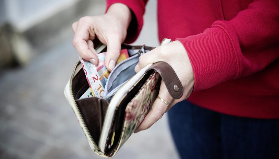 Themenbild zu Geld und Sparen, fotografiert am Donnerstag 10. November 2022, in Schaffhausen. (Roberta Fele / Schaffhauser Nachrichten)