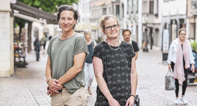 Portrait von Caroline Solms, links, und Carol Schilling, am Donnerstag, 27 Juni 2024. (Melanie Duchene / Schaffhauser Nachrichten)